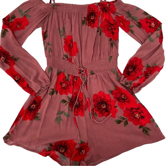 Kendall & Kylie Pants - Kendall & Kylie floral romper size small